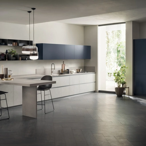 Cucina Moderna DeLinea 03 in Concrete Jersey e Blu Moon opaco di Scavolini