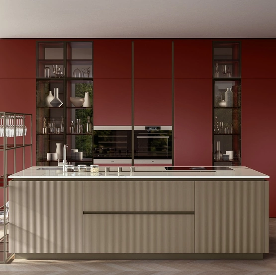 Cucina Moderna in laccato con isola in vetro Lounge 04 di Veneta Cucine