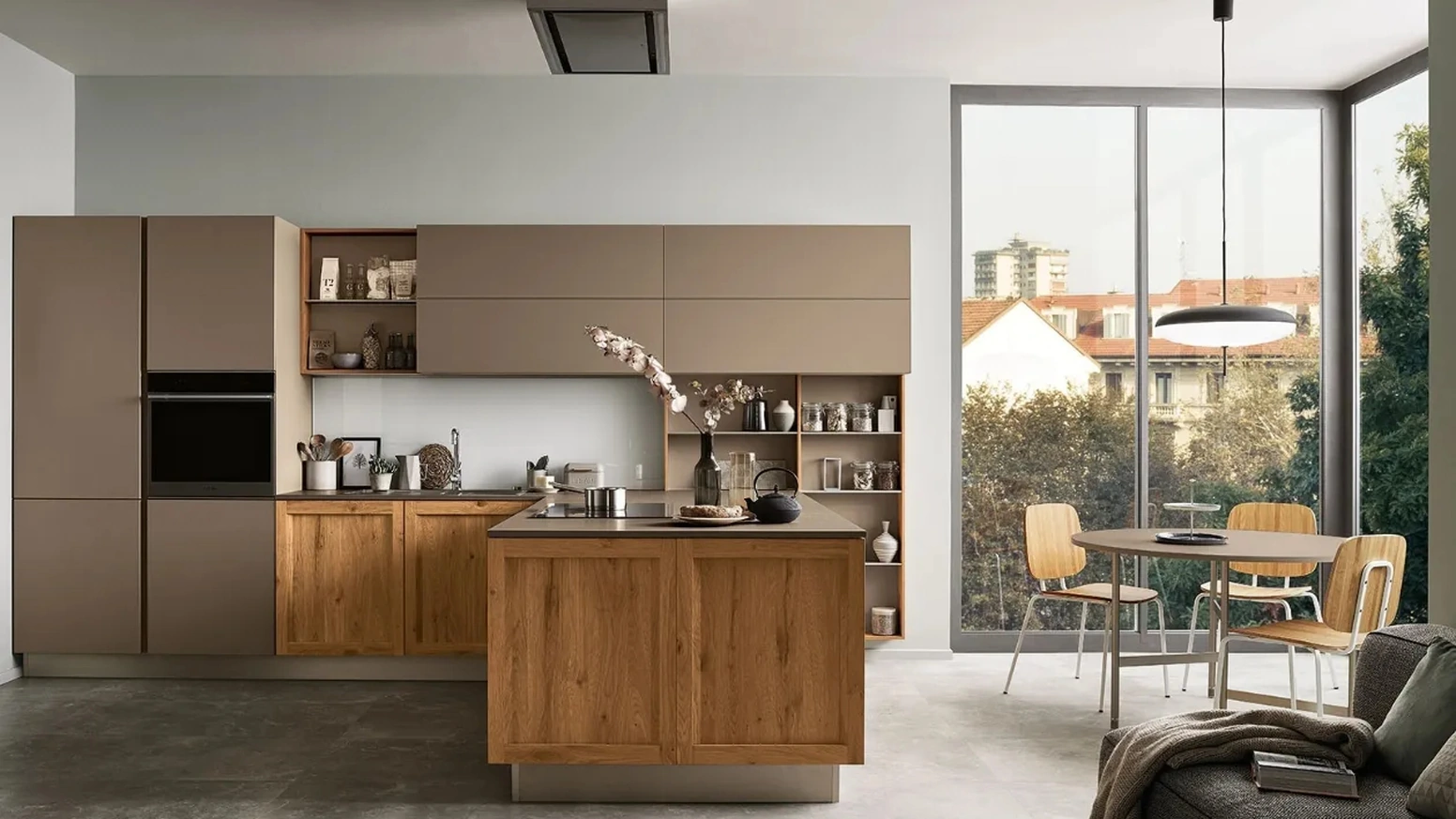 Cucina Milano 07 in Rovere e laccato Marrone di Veneta Cucine