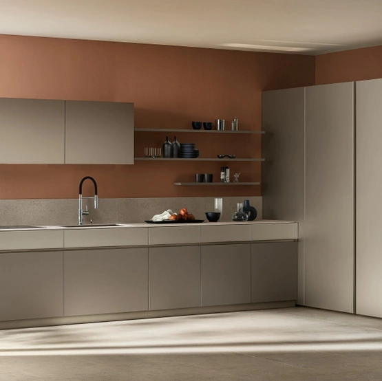 Cucina Moderna Poetica 04 in laccato e melaminico di Scavolini