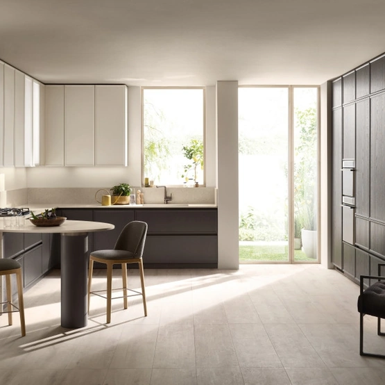 Cucina Moderna con penisola Poetica 07 in Frassino di Scavolini