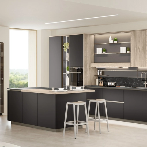 Cucina Moderna con isola Start-Time J 03 di Veneta Cucine