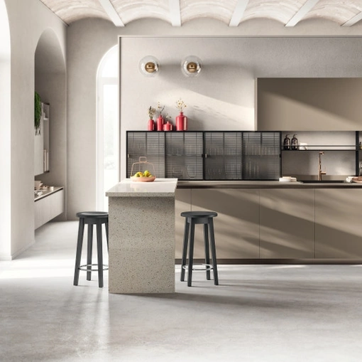 Cucina su misura Libra 04 in laminato Urban Bronze e decorativo Oriental Light di Scavolini