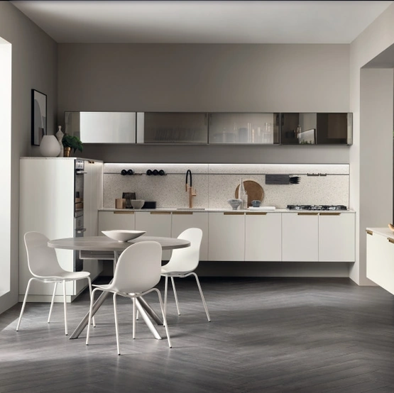 Cucina su misura Mia 03 in Bianco Prestige ed Alluminio di Scavolini