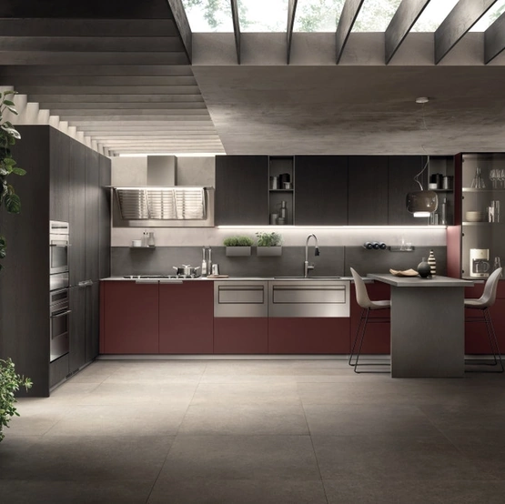 Cucina su misura angolare con penisola Mia 06 Rosso Jaipur e Rovere Carbone di Scavolini