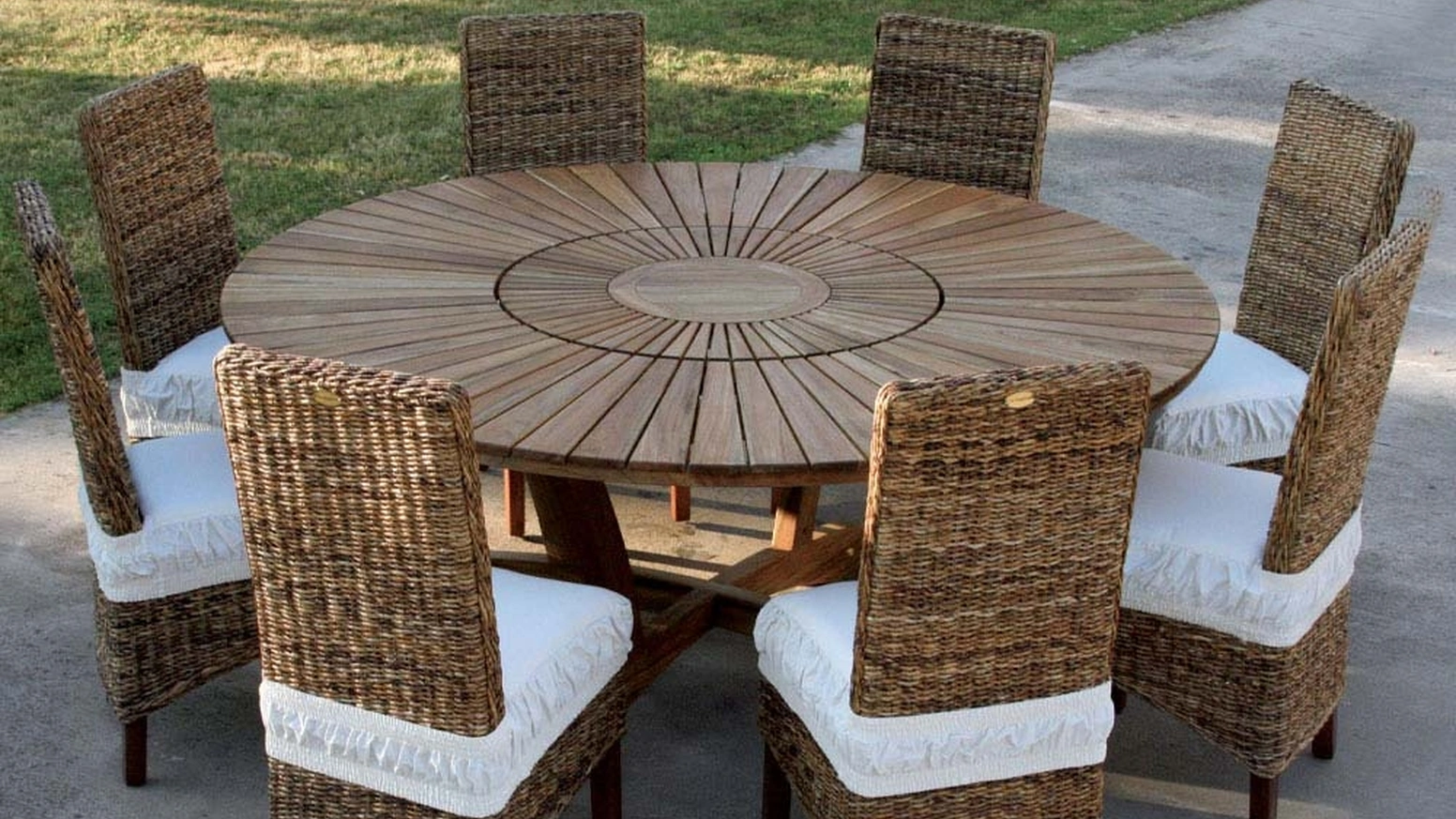 Tavolo da giardino Real Table in legno massello di teak indonesiano con finitura olio naturale di La Seggiola